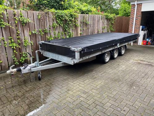 Eduard Plateauwagen 5x2 meter en 3 assen met oprijplaten