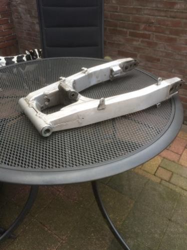 Een achterbrug en een rempomp