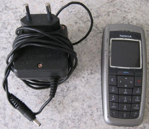 Een prima Nokia 2600 simlock-vrij, met goede accu en lader