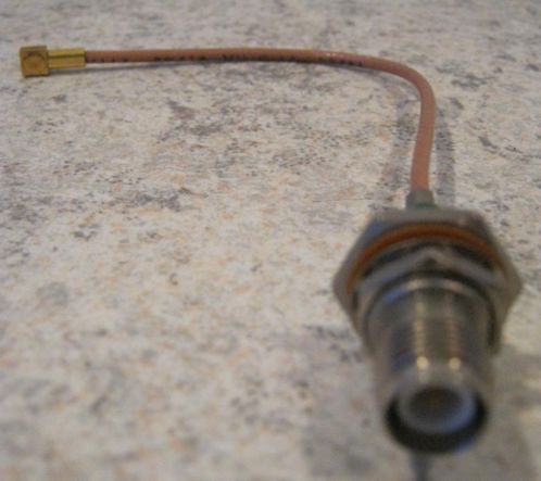 Een rpTNC naar MCX pigtail adapter voor Wifi