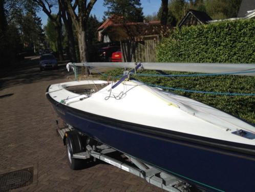 Efsix 2044 complete regatta uitvoering met aanhanger, zeilen