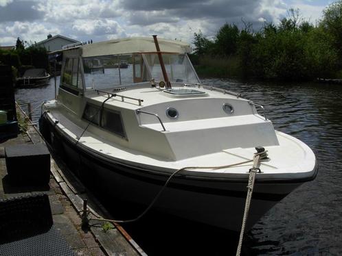Engelse Polyesterboot type Cabin Cruiser 800
