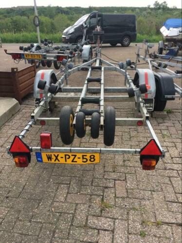 Enkelas boottrailer met kenteken 5 a 5.50 mtr