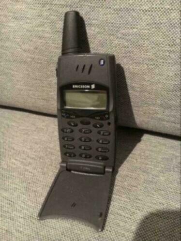 Ericsson T28s .......Telefoon is oud amp Zeer Zeldzaam....