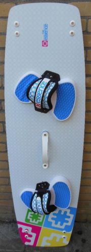 Essence kiteboard 133136 - nieuw - helft van de prijs