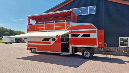 Evenemten trailer. Promo, camper of feest