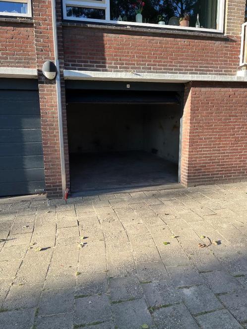 Extra brede garagebox in Leiden