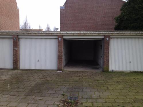 Extra grote garagebox (21m2) te huur in Amsterdam Osdorp