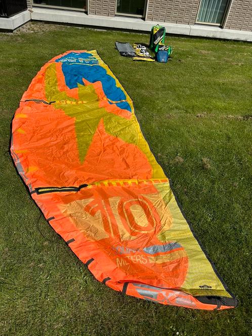 F-one bandit kitesurfset, 10m  12m met bord, bar en trapeze