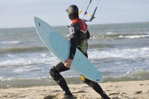 F one Shadow 5.4. Kitewaveboard. 2021 editie