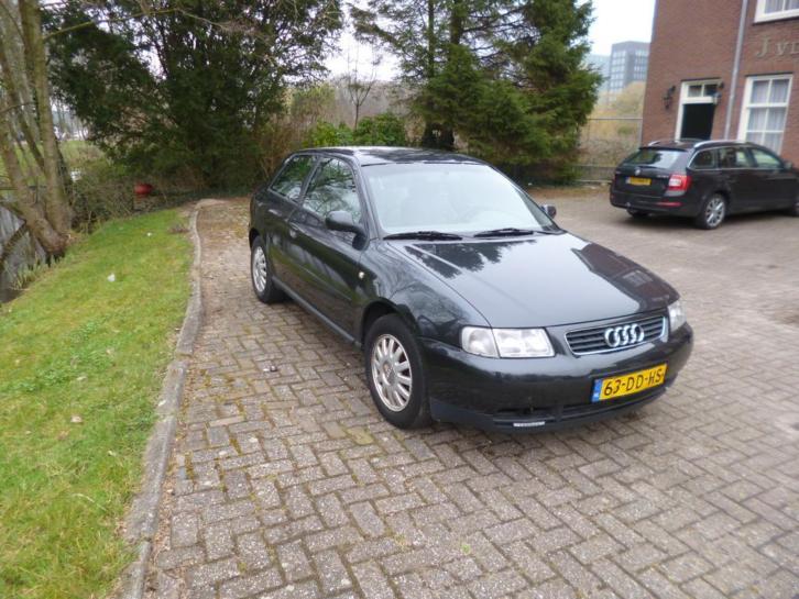 FAILLISSEMENTSVEILING van AUDI A3 1.8 92KW 3D 1999 Zwart