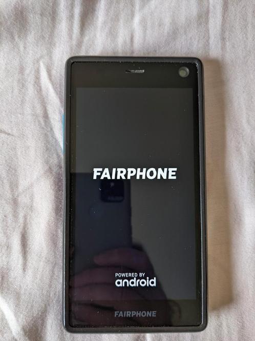 Fairphone 2 met extra onderdelen (batterij, cases etc)