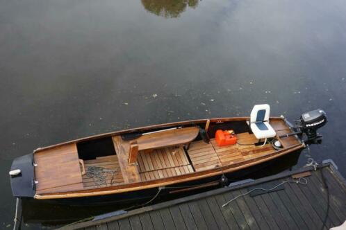 FANTASTISCHE GRACHTENBOOT SCHOUW met b.b. motor