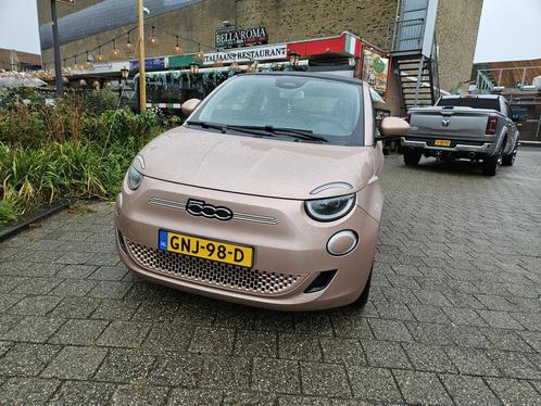 Fiat 500 E 87kw 2022 roze kleur En nieuwe apk