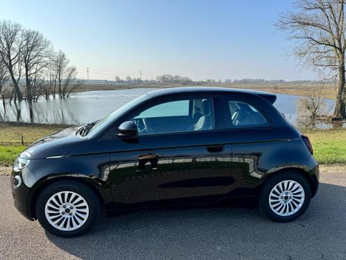 Fiat 500 Electrisch 24kWh 70pk Aut 2022 Zwart maar 18.000km