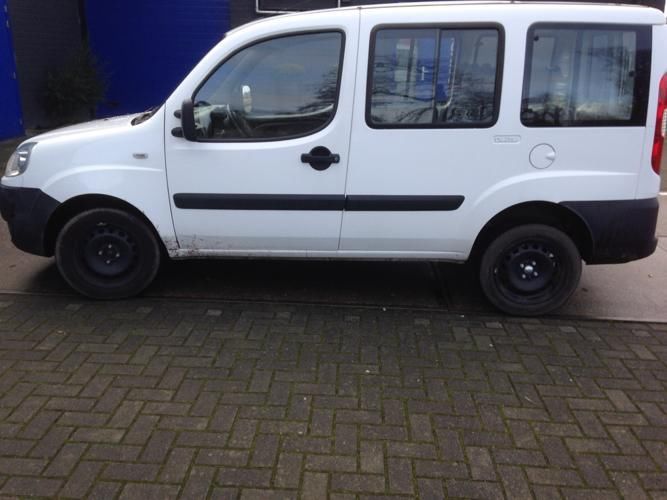 Fiat Doblo 1.4 2009 Wit (slechts 46.400 km mee gereden)