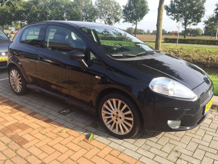 Fiat Grande Punto 1.4 16V Zwart 