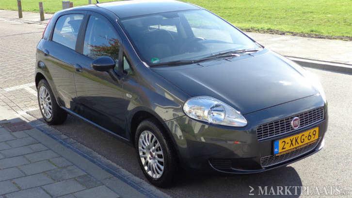 Fiat Grande Punto 1.4 5 drs. airco 92000 km donker grijs met