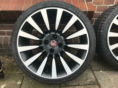 FIAT OEM velgen, 7.0jx17 ET31, met Goodyear Zomerbanden.