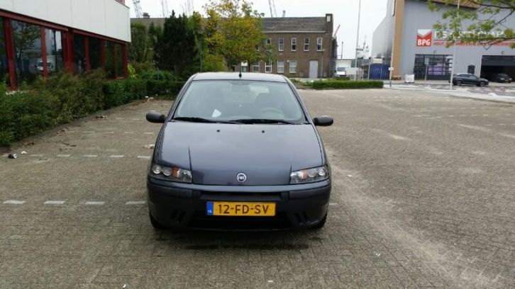 Fiat Punto 1.2 16V 3DR 2000 Grijs