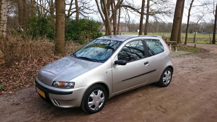 Fiat Punto 1.2 3DR 2000 Grijs