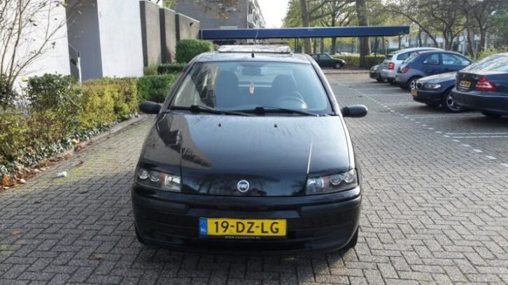 Fiat Punto 1.2 5DR 2000 Zwart