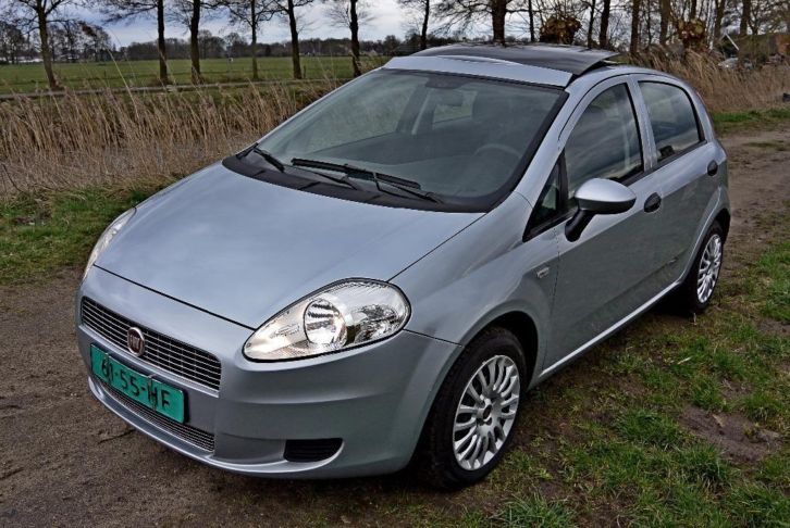 Fiat Punto 1.2 5DR 2009 Grijs