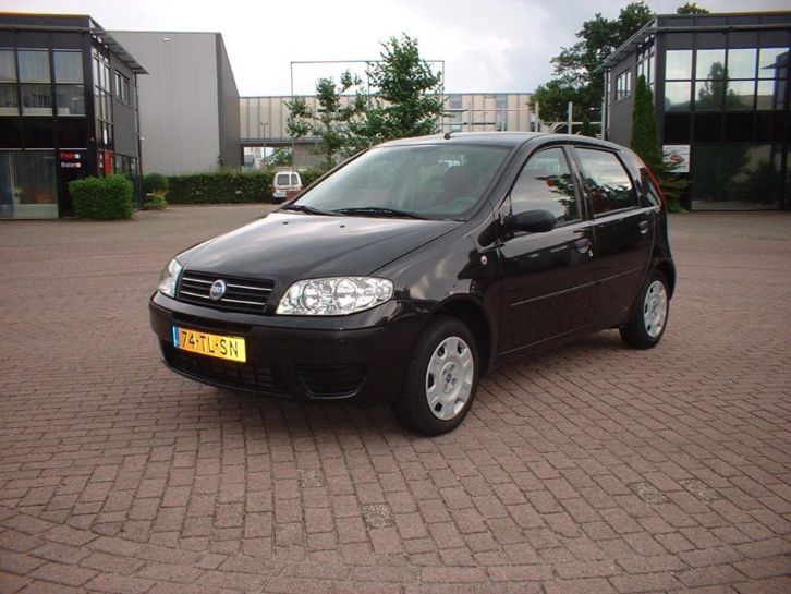 Fiat Punto 1.2I,AIRCO,5 DEURS,ZWART,BJ034122006,N034W STAAT