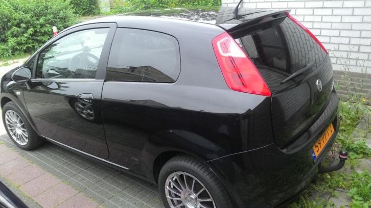 Fiat Punto 1.4 3DR 2008 Zwart