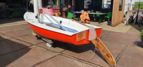 FJ - Open Zeilboot - Nieuw in de lak