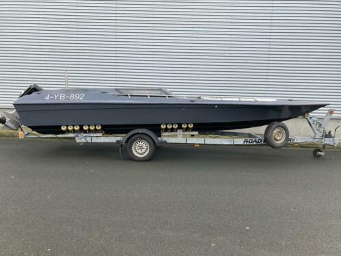 Fletcher Arrowshaft 25 8 meter speedboot met 140 pk suzuki
