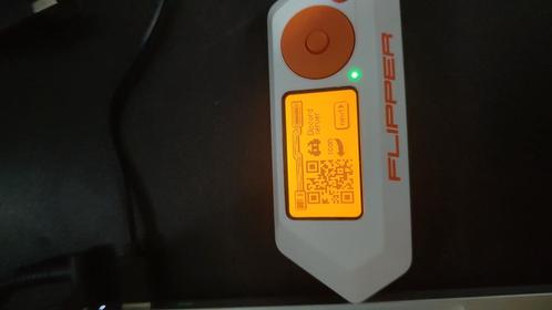 Flipper Zero, met unleashed firmware erop of zonder