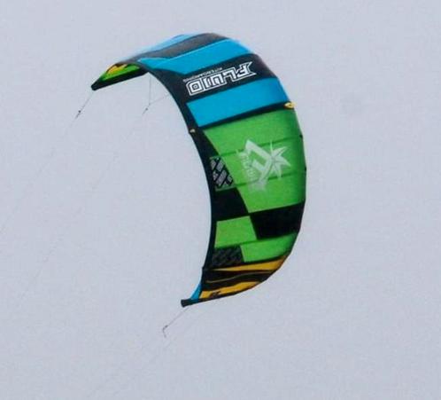 Fluid kite 12 meter - praktisch nieuw