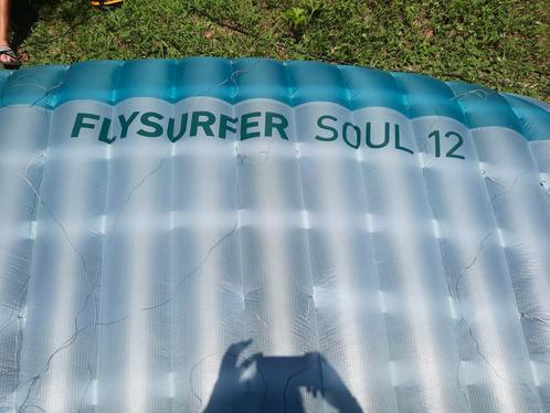 Flysurfer Soul V2  12m met Force Bar 1