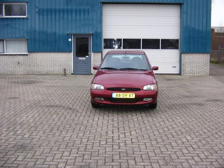 Ford Escort 1.6 I pacific 1999 Rood in ruil mogelijk