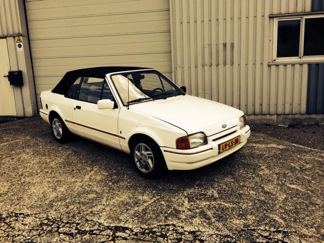 Ford Escort Escort 1987 Wit cabrio Nieuwe APK