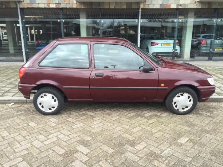 Ford Fiesta 1.1i 33741KM