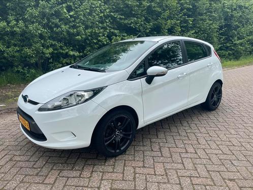 Ford Fiesta 1.25 44KW 5DR  Nieuwe set all season banden