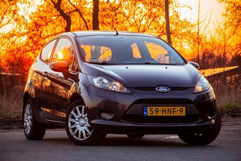 Ford Fiesta 1.25 80pk 2009 Grijs nieuwe APK zeer nette staat