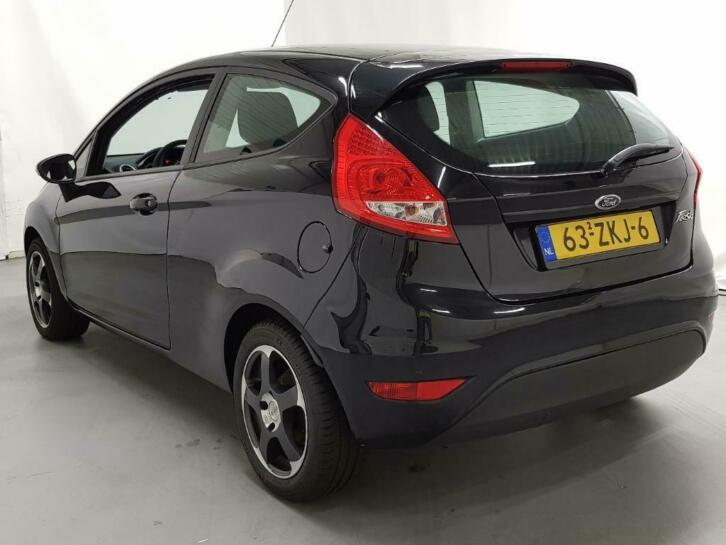 Ford Fiesta 1.25 CHAMPION 2013 Zwart
