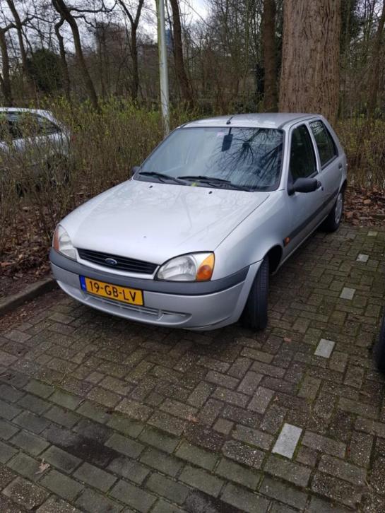 Ford Fiesta 1.25 I 5DR 2000 Grijs