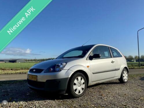 Ford Fiesta 1.3-8V Futura, BJ 2005, Weinig km, APK Dec 2022