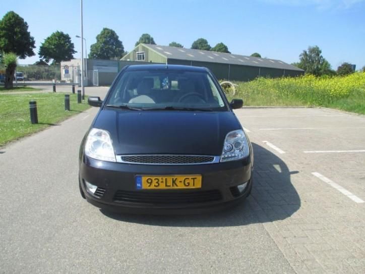 Ford Fiesta 1.3 Ambiente Airco, PDC , Nieuwe APK , N.A.P