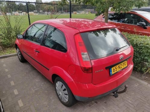 Ford Fiesta 1.3 Style 8V 3DR 2004 Rood