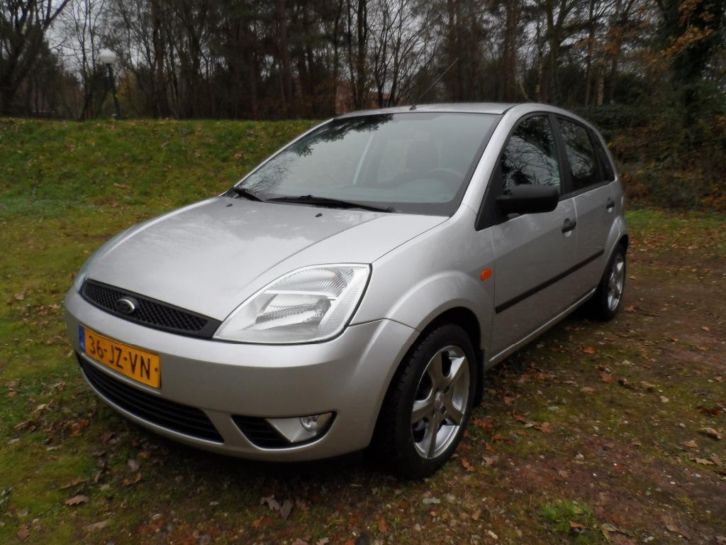 Ford Fiesta 1.4 16V 5DR Nw type met Airco, Trekhaak e.d.
