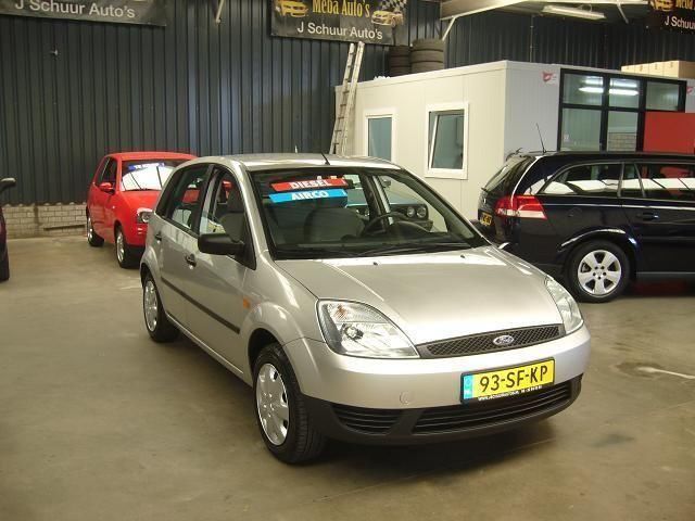 Ford Fiesta 1.4 TDCI TURBO DIESEL TREND 5 DEURS  AIRCO