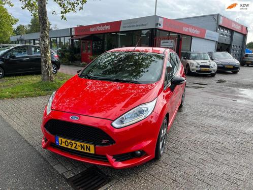 Ford Fiesta 1.6 STNAVIAIRCOSTOELVERWARMINGRECARO INTERIE