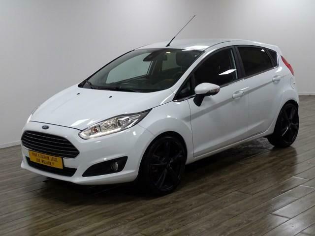 Ford Fiesta 1.6 TDCI Titanium Lease Navigatie Airco Nr 007