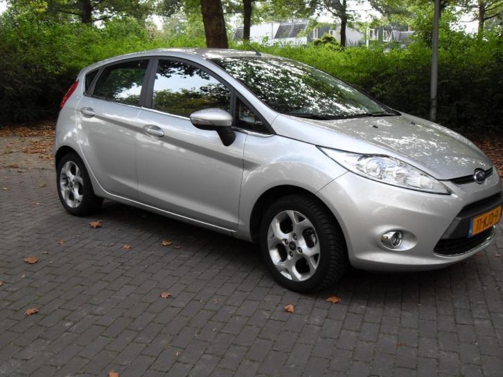 Ford Fiesta 1.6 TI-VCT 88KW 5DR 2009 Grijs met X pack