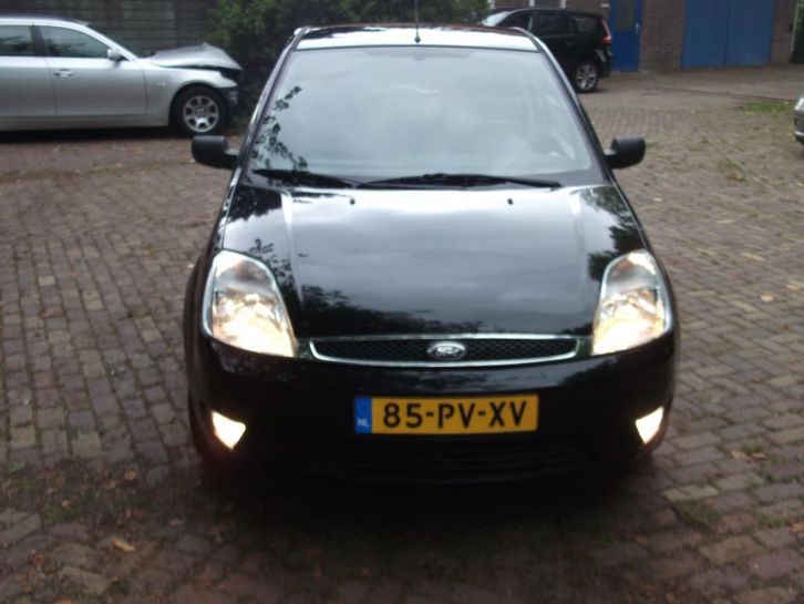 Ford Fiesta Futura 1.3 8V 3DR 2005 Zwart